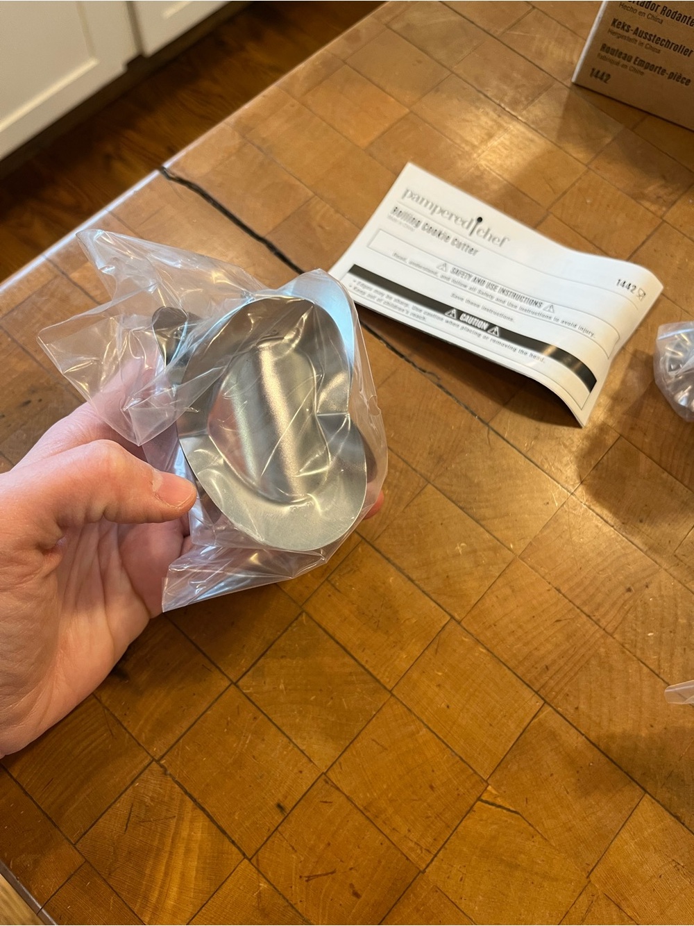 Pampered Chef Rolling Cookie Cutter - Picture 4 of 5